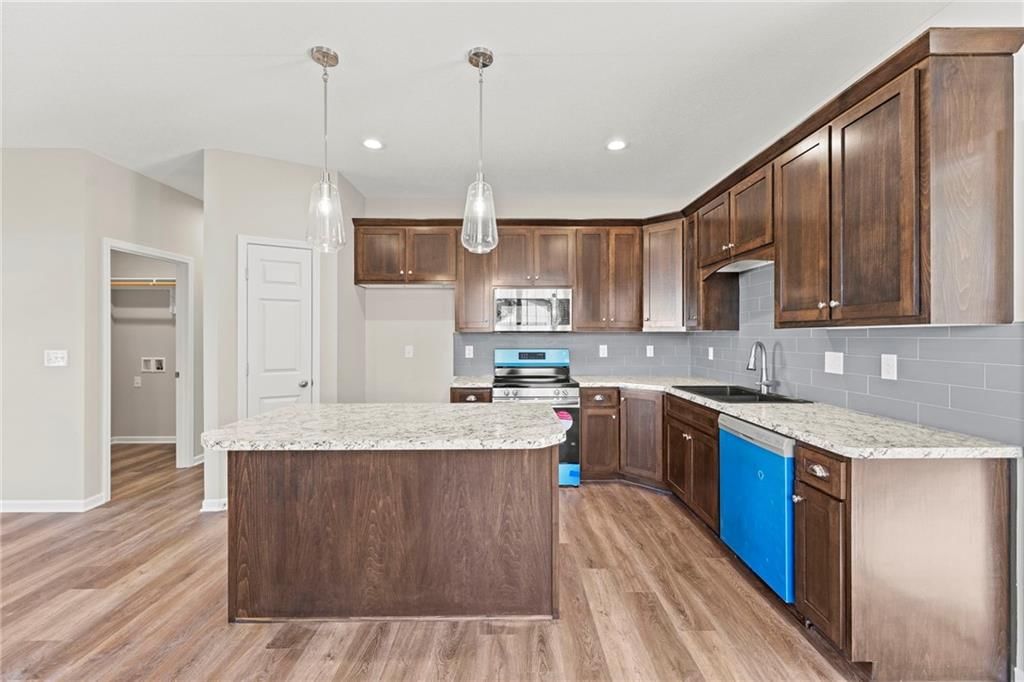 818 W 10th Street — photo 13