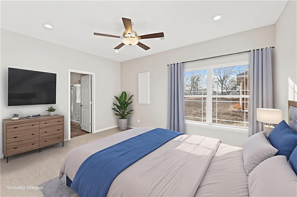 818 W 10th Street — photo 16