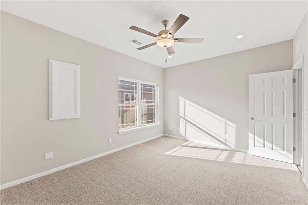 818 W 10th Street — photo 19