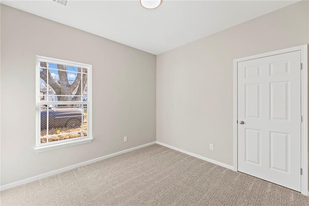 818 W 10th Street — photo 24