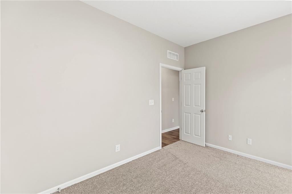 818 W 10th Street — photo 25