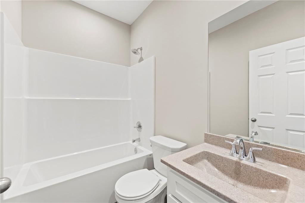 818 W 10th Street — photo 26