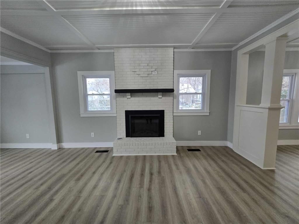605 E Grandriver Street — photo 2