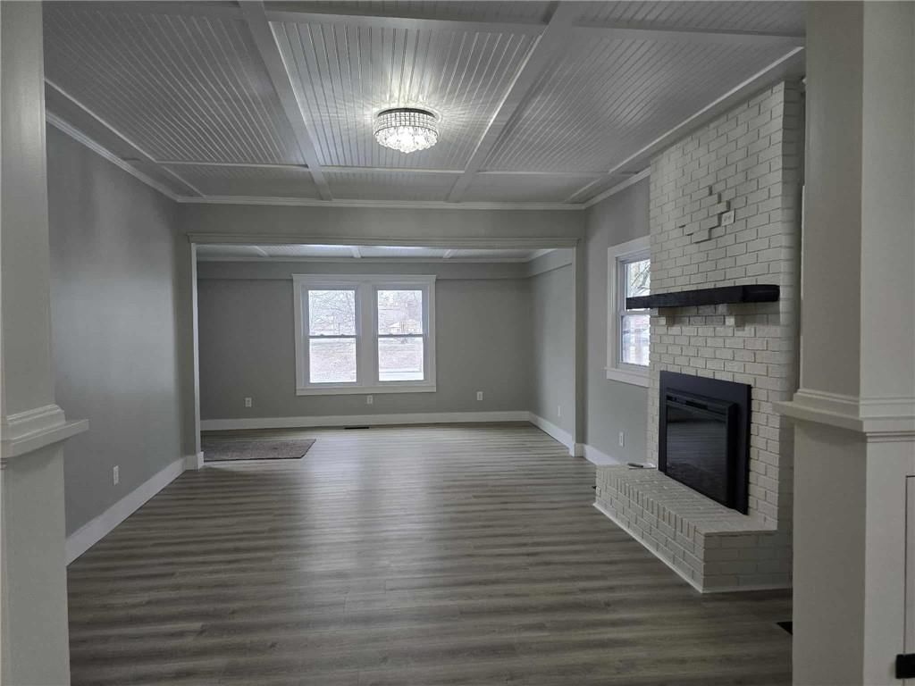 605 E Grandriver Street — photo 4