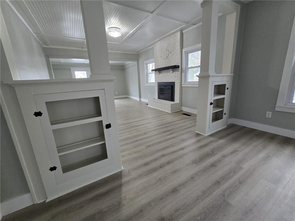 605 E Grandriver Street — photo 5
