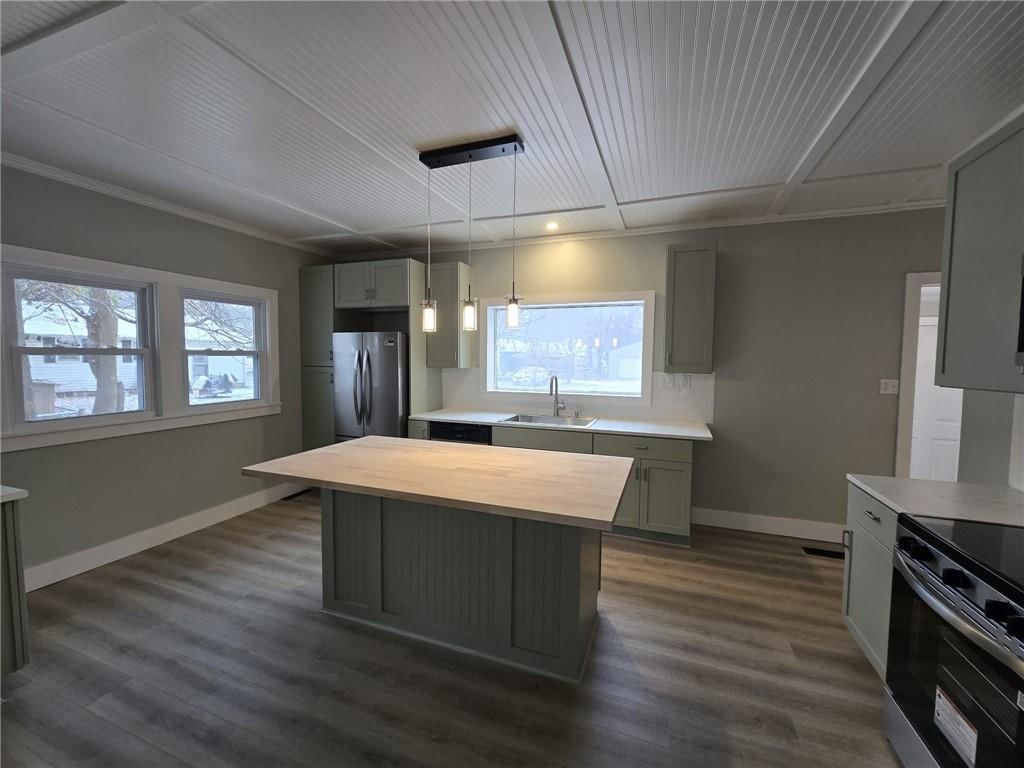 605 E Grandriver Street — photo 7