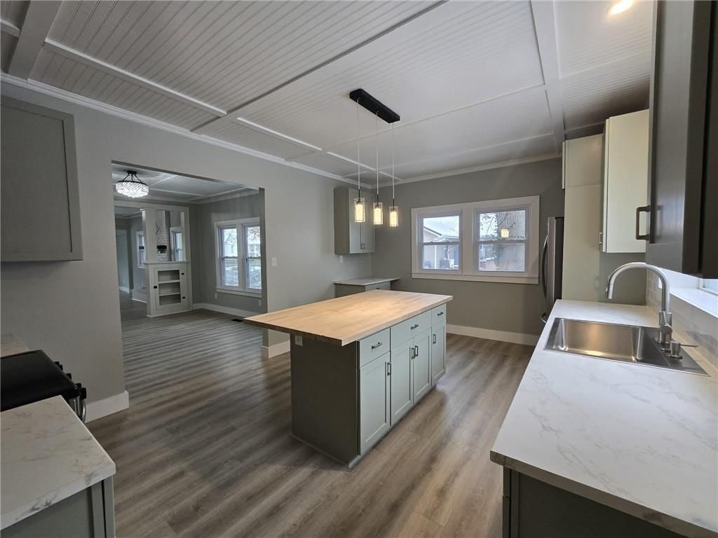 605 E Grandriver Street — photo 8