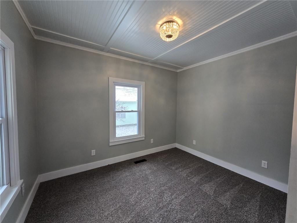 605 E Grandriver Street — photo 9