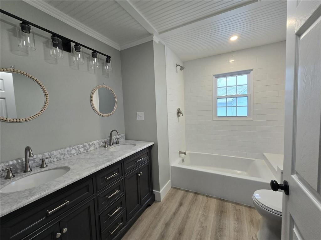 605 E Grandriver Street — photo 13