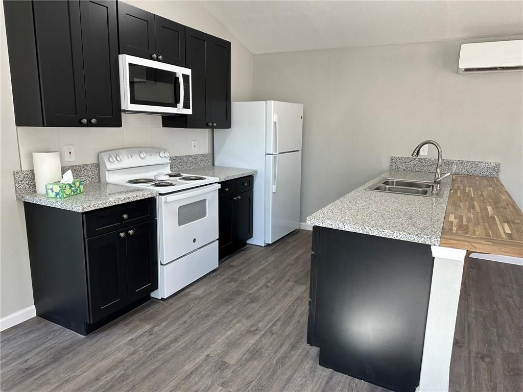 1822 S Hawthorne Avenue — photo 2