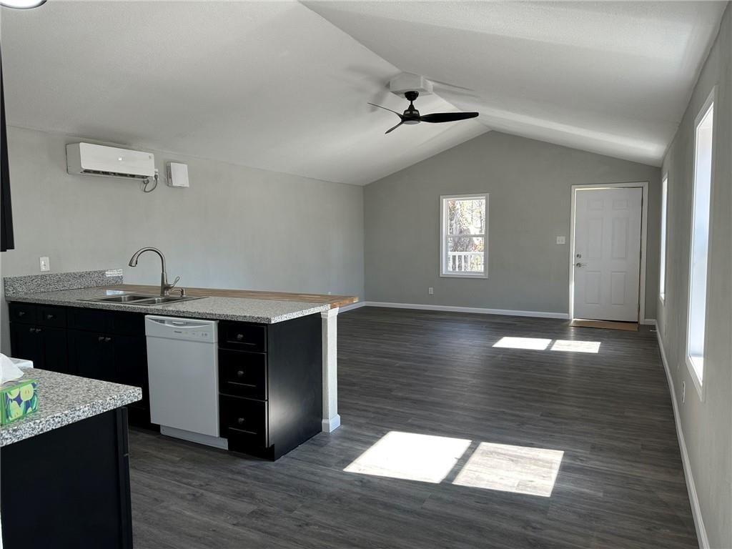 1822 S Hawthorne Avenue — photo 3