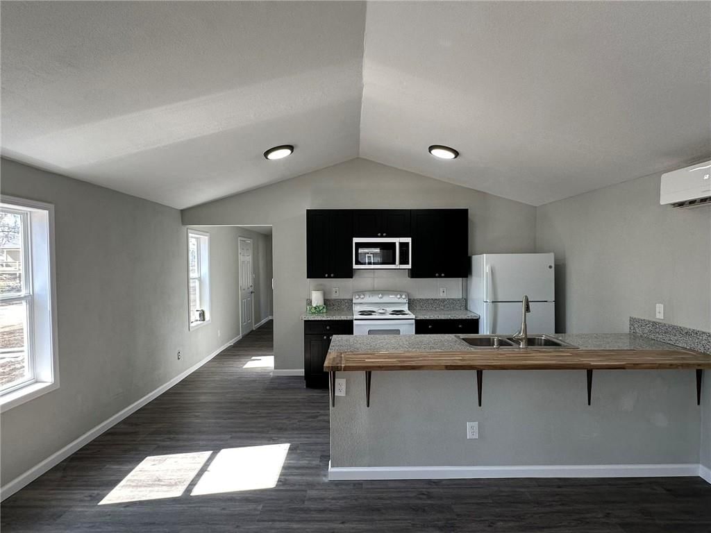 1822 S Hawthorne Avenue — photo 6