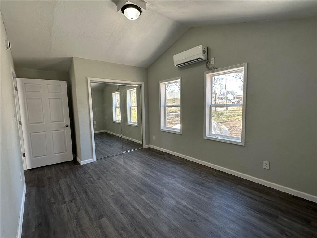 1822 S Hawthorne Avenue — photo 13