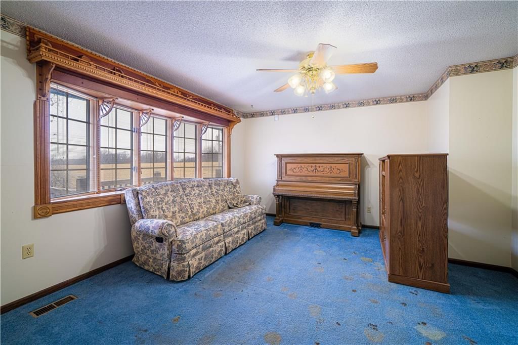 1402 SE Moore Road — photo 4