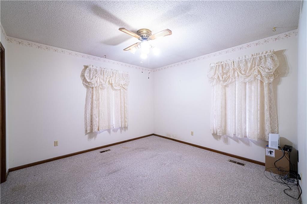 1402 SE Moore Road — photo 8