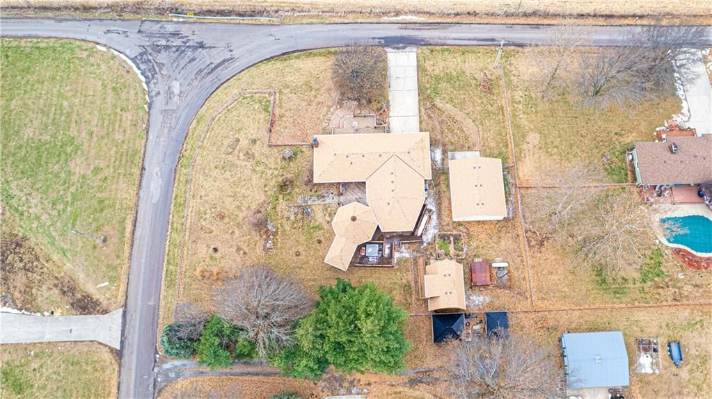 1402 SE Moore Road — photo 36