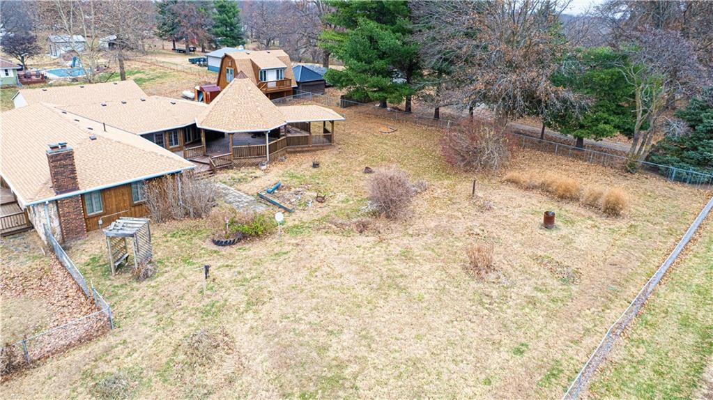 1402 SE Moore Road — photo 40