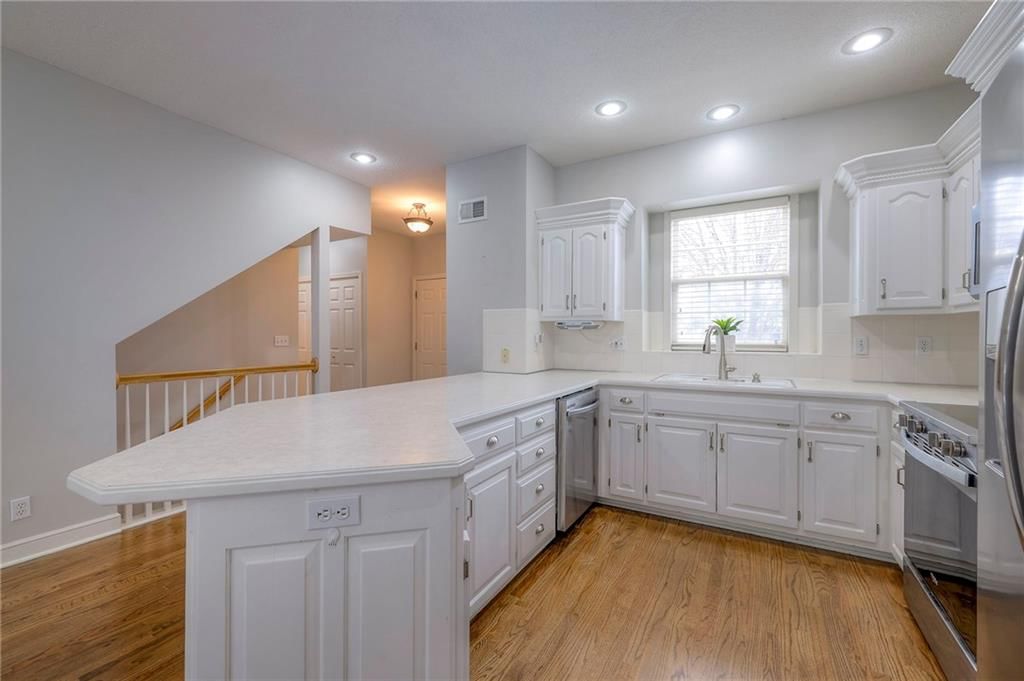 7306 W 148th Street — photo 8