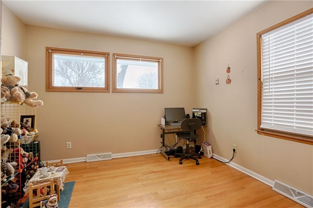 3706 E 107th Street — photo 11