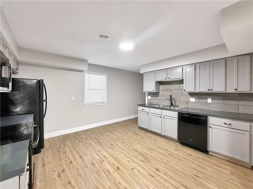 217 W 17th Street — photo 4