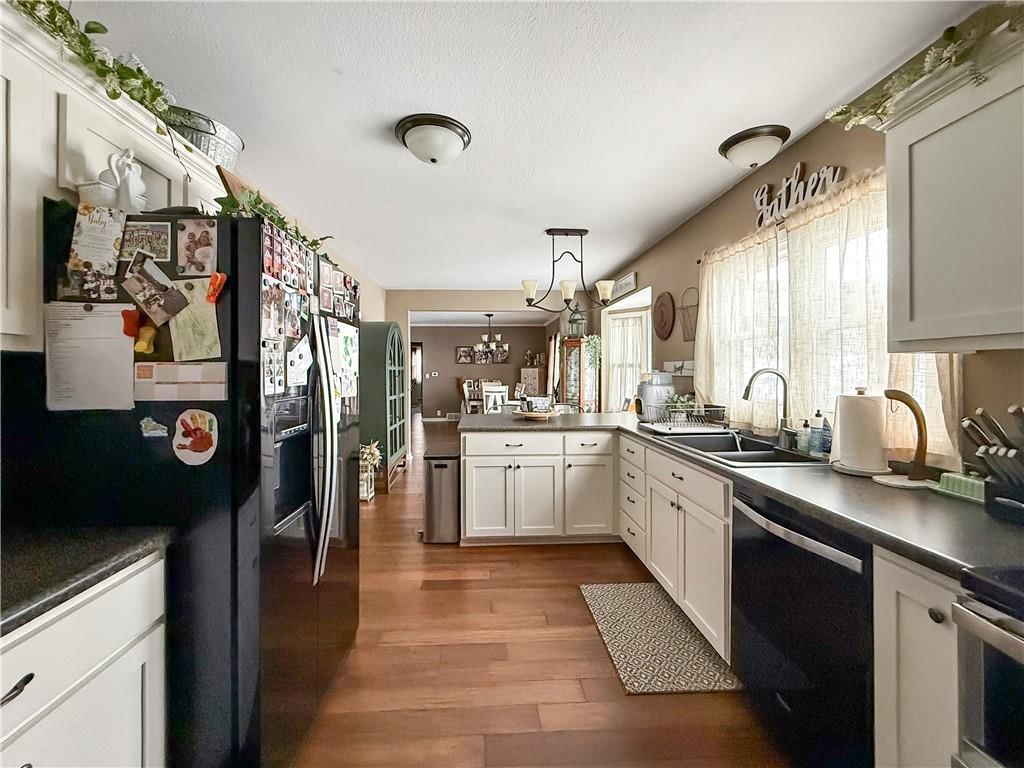 1110 Elm Street — photo 8