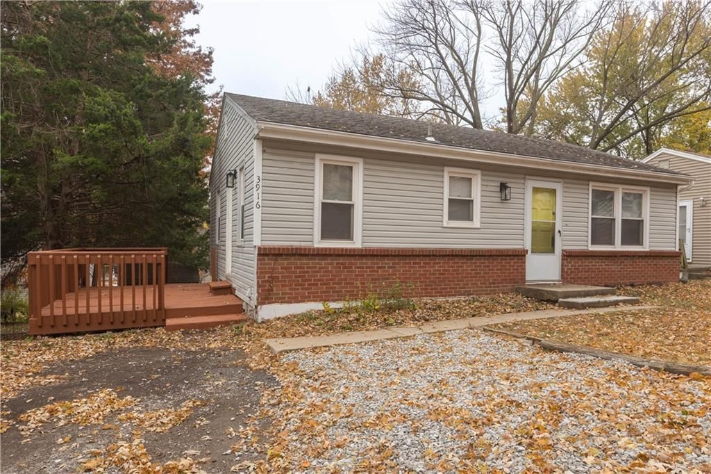 3916 N Spruce Avenue — photo 2
