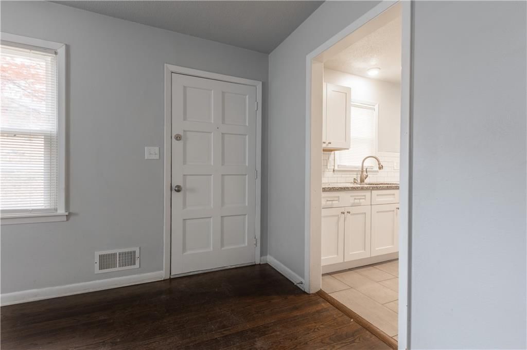 3916 N Spruce Avenue — photo 4