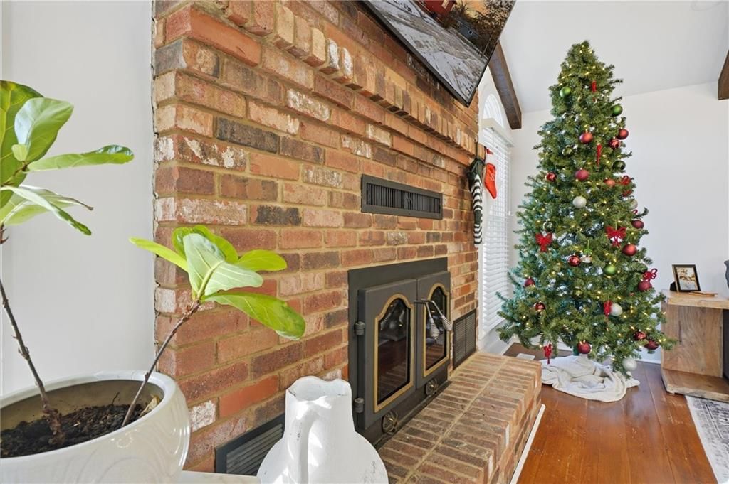 203 Sanderson Drive — photo 6