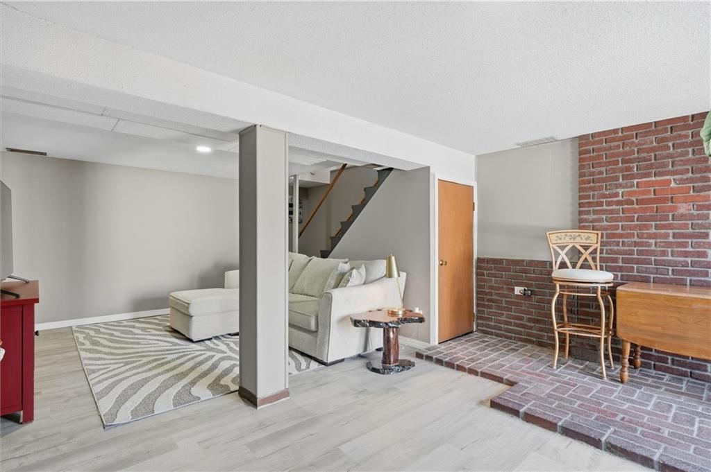 203 Sanderson Drive — photo 18