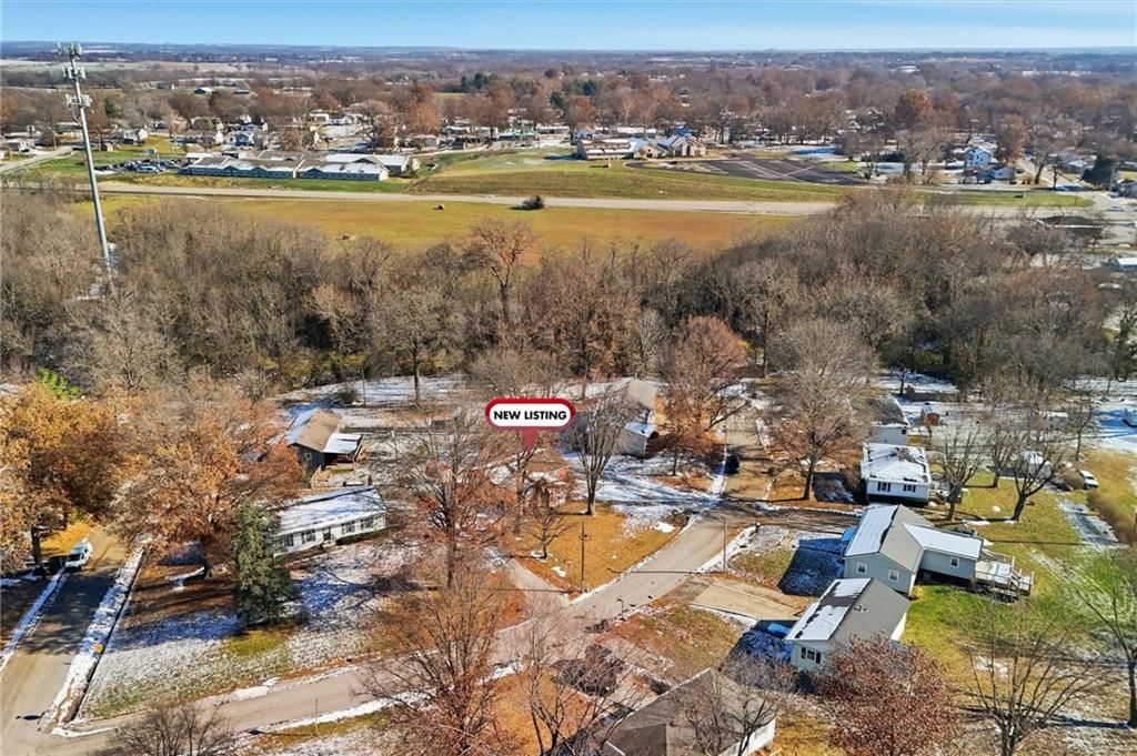 203 Sanderson Drive — photo 23