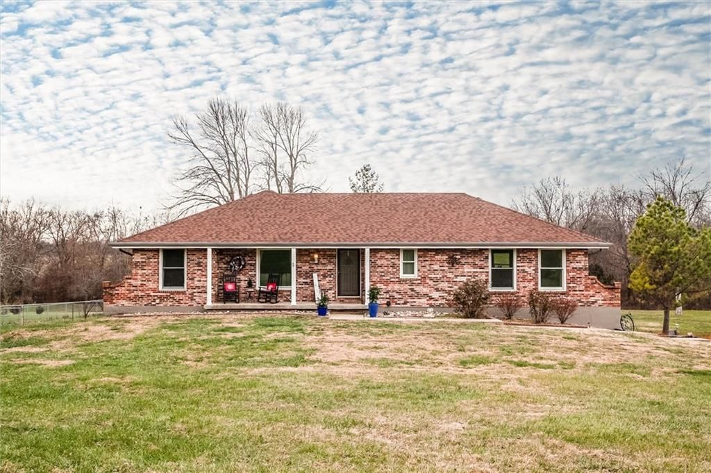 19122 33 Highway, Holt, MO