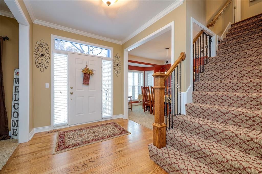 8528 Candlelight Lane — photo 4
