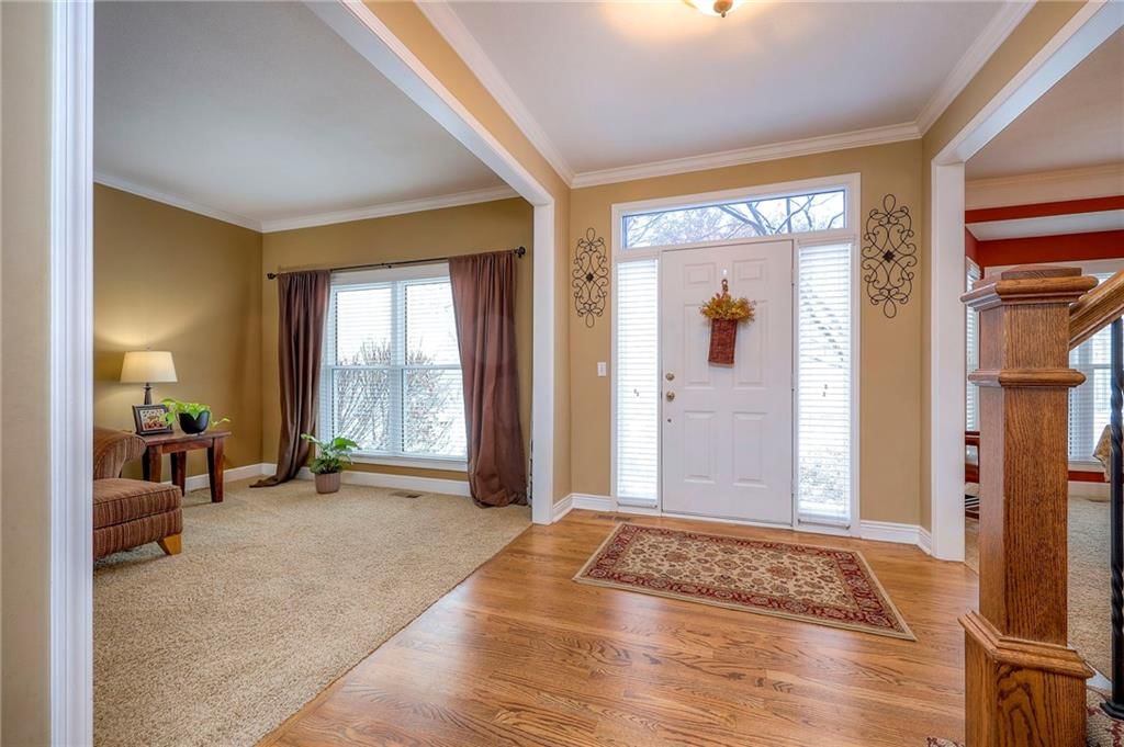 8528 Candlelight Lane — photo 5