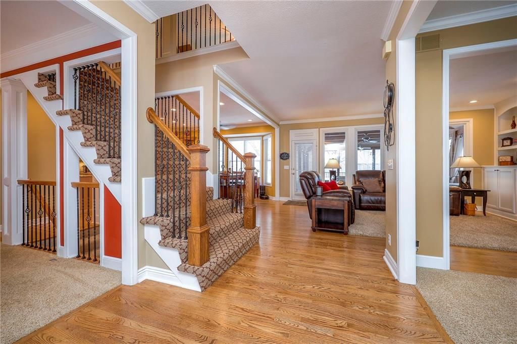 8528 Candlelight Lane — photo 6