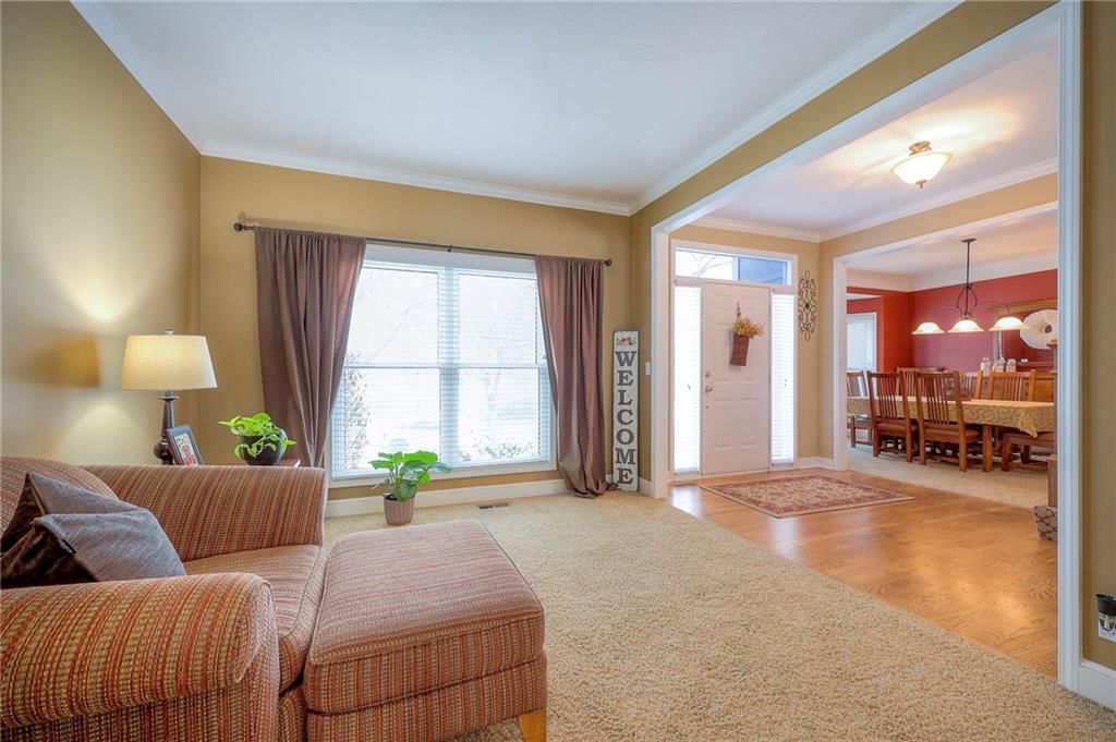 8528 Candlelight Lane — photo 9