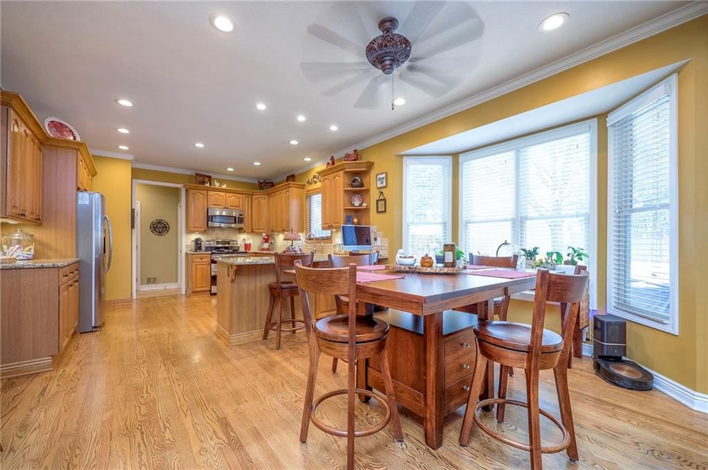 8528 Candlelight Lane — photo 16