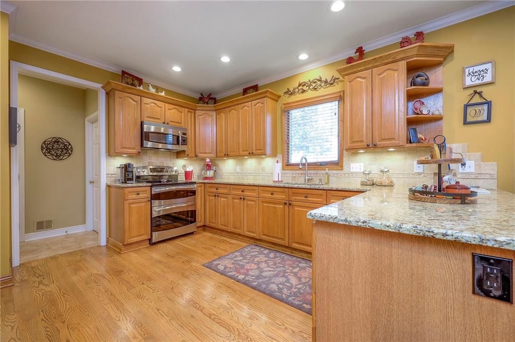 8528 Candlelight Lane — photo 19