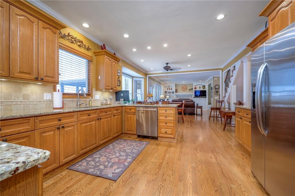 8528 Candlelight Lane — photo 20