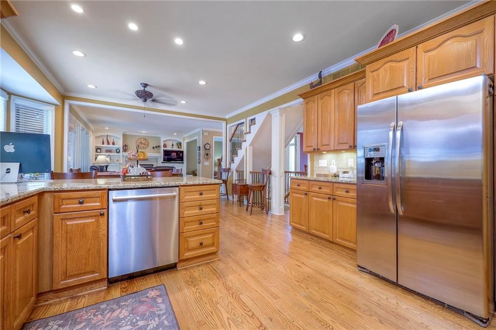 8528 Candlelight Lane — photo 21