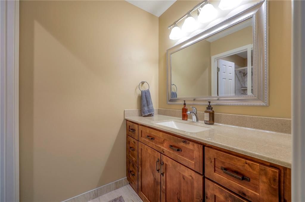 8528 Candlelight Lane — photo 32