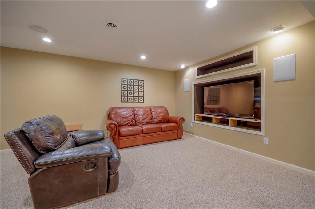 8528 Candlelight Lane — photo 42