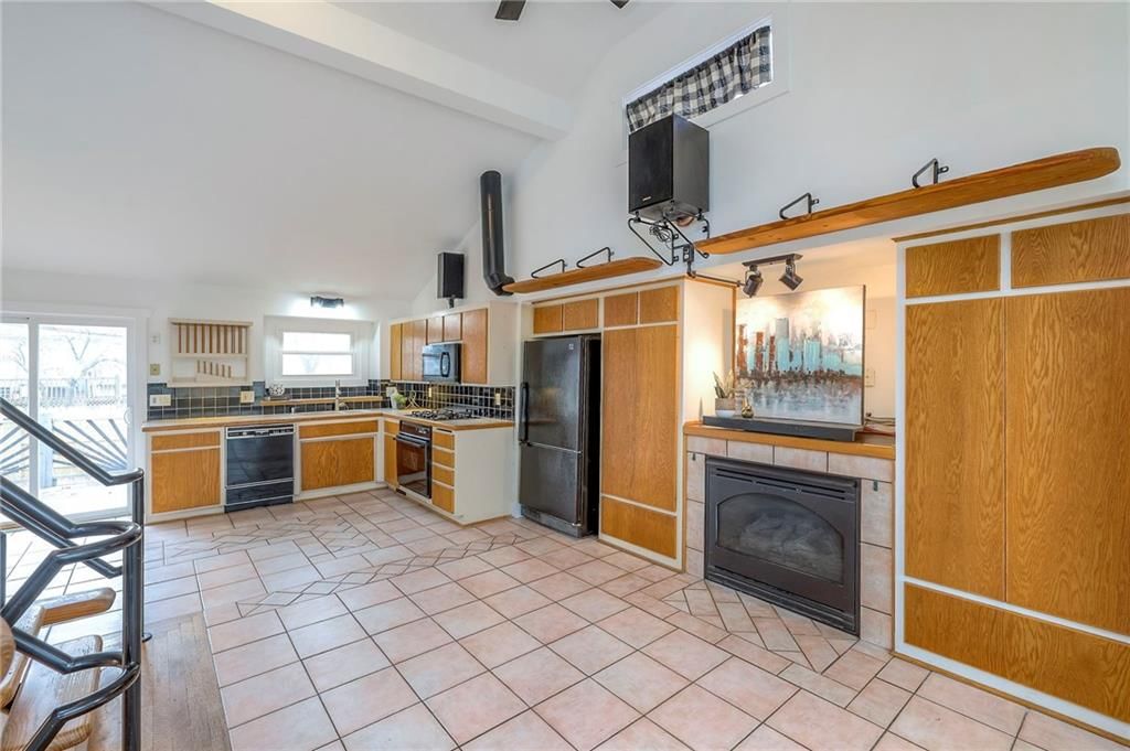 21607 W 178th Terrace — photo 4