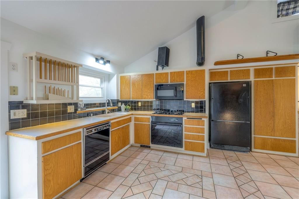 21607 W 178th Terrace — photo 8