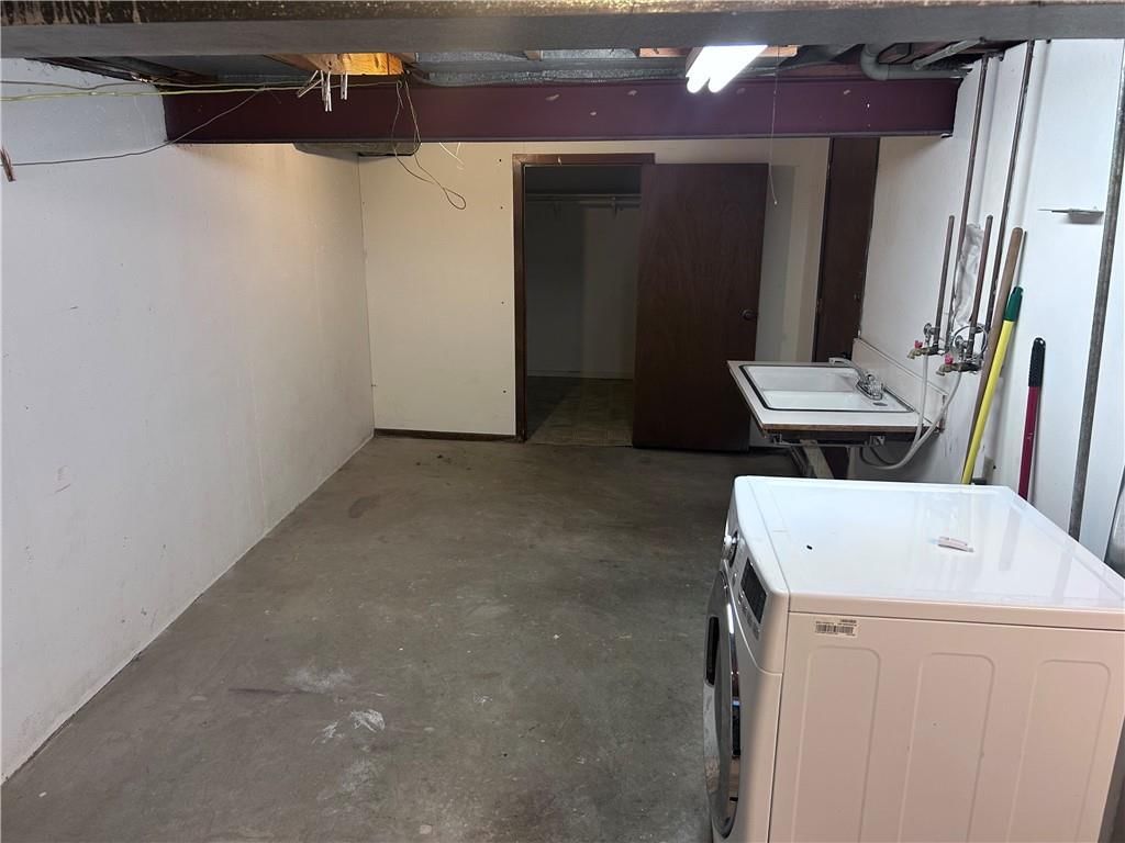 472 W 104 Street — photo 18