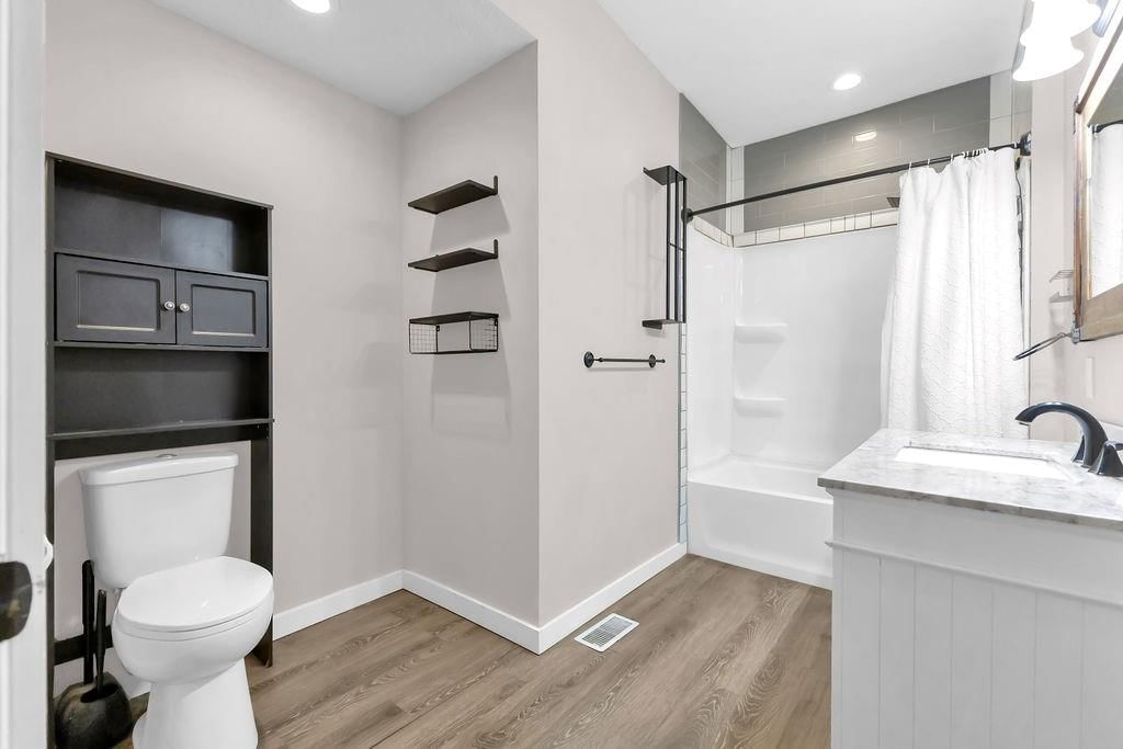 2924 Felix Street — photo 15