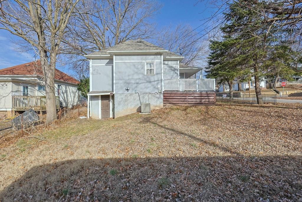 2924 Felix Street — photo 24