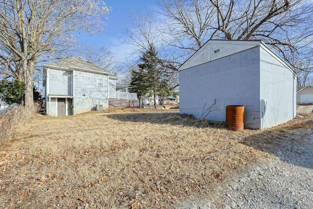 2924 Felix Street — photo 25