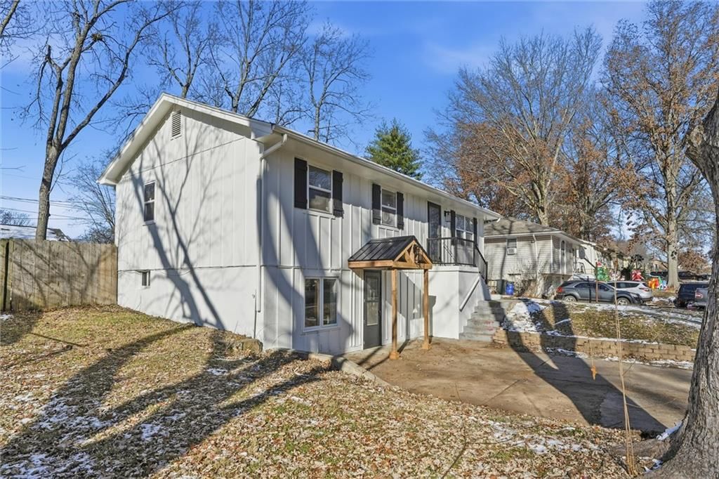 605 NE 3RD Street — photo 4