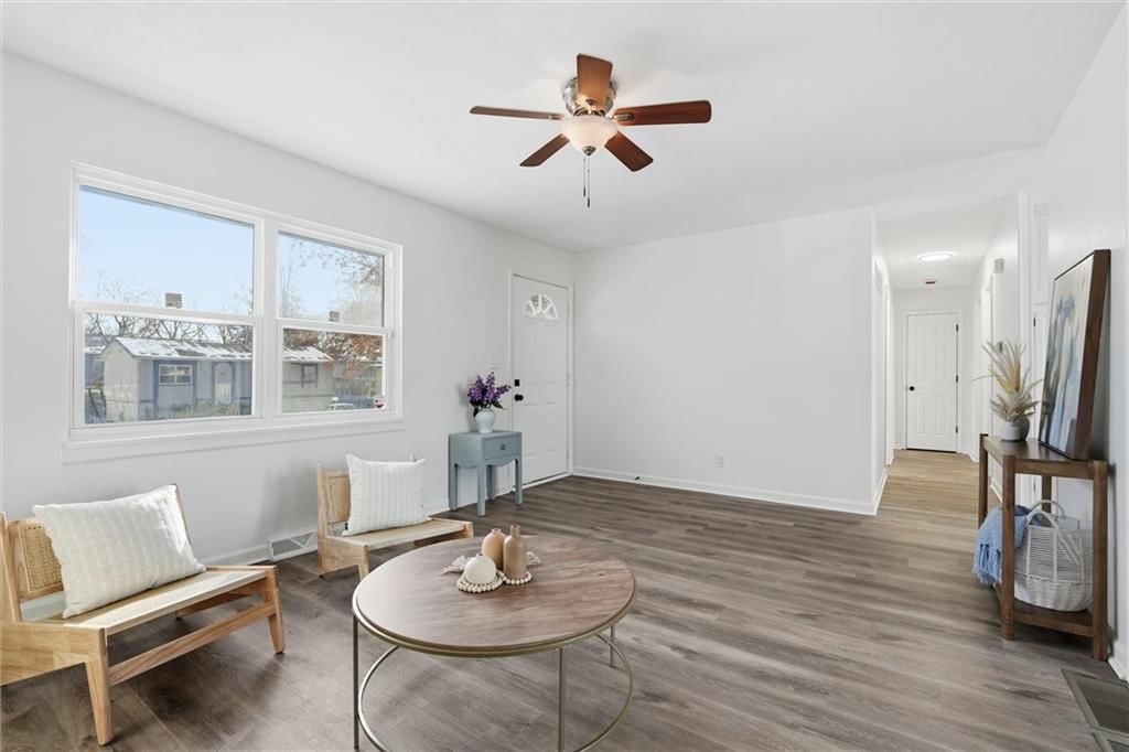 605 NE 3RD Street — photo 8
