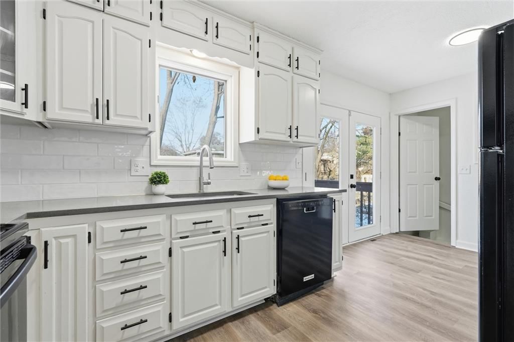 605 NE 3RD Street — photo 11
